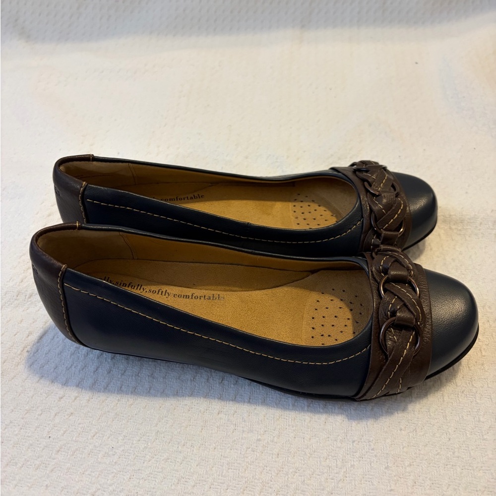 Softspots Dark Academia Leather Navy Blue & Brown Ballet Flats Size 7 Preppy